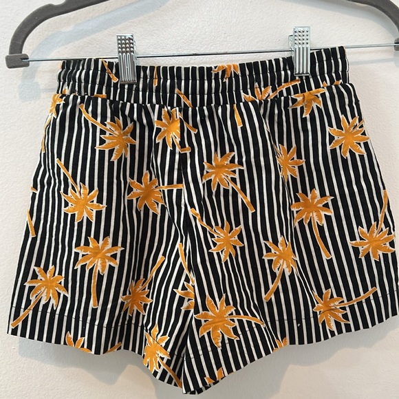 Palm tree shorts - Picture 2 of 2